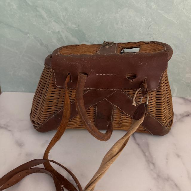Early 20th Century Antique Wicker and Leather Fishing Creel Basket With Strap For Sale - Image 5 of 6