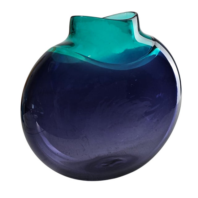 Modern Signed Maureen Williams Australian Art Glass Vase – 5.75” Purple & Green For Sale - Image 3 of 8