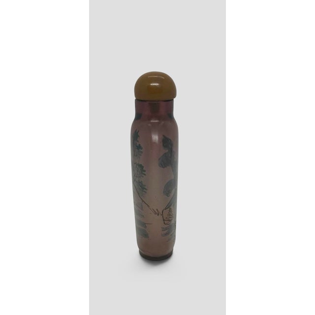 Early 20th‑Century Chinese Inside‑Painted Purple Glass Snuff Bottle — Two Miniature Figures, Agate Stopper For Sale In Washington DC - Image 6 of 12