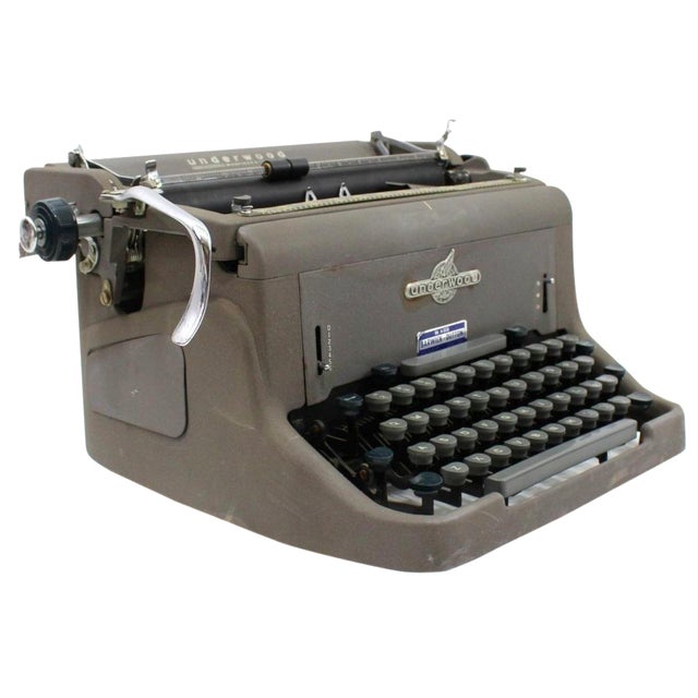 1950s Underwood 150 Typewriter With Cover Chairish