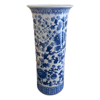Vintage Chinoiserie Blue and White Porcelain Umbrella Stand For Sale