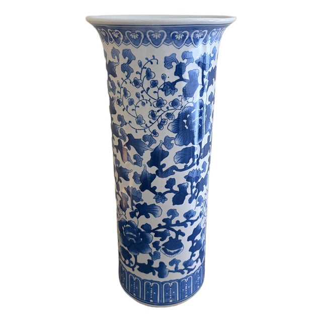 Vintage Chinoiserie Blue and White Porcelain Umbrella Stand For Sale