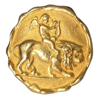 Late 20th Century Vintage 14k Yellow Gold Cupid and Lion Ring, Size 6.25 For Sale