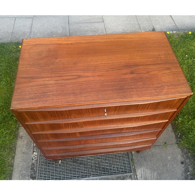 Mid-Century Teak Chest of Drawers, 1960, in Good conditions. Designed 1960 to 1969