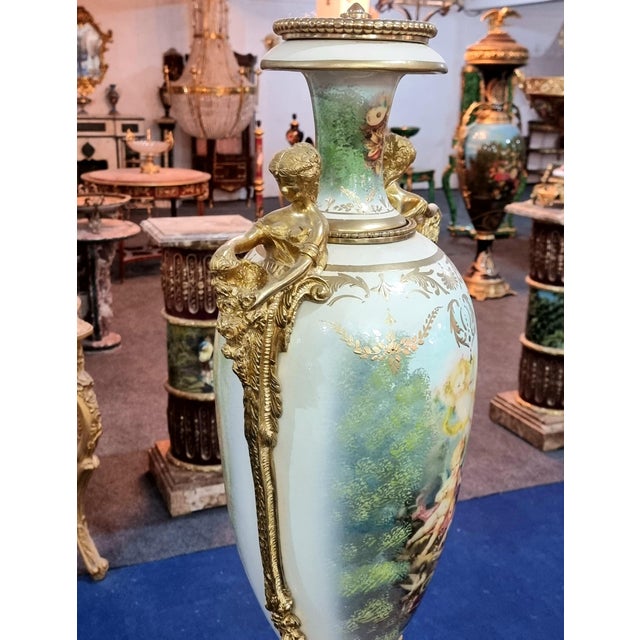The Ivory Reverie – French-Inspired Porcelain Vase With Decorative Pedestal, Romantic Portrait & Ornate Gold Leaf Accents For Sale - Image 4 of 4