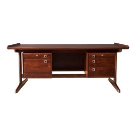 Example of Scandinavian Desks