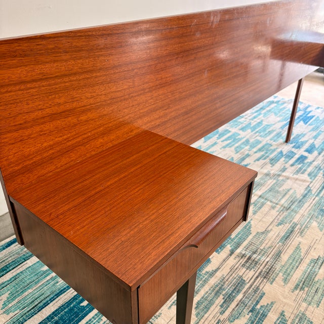 1970s 1970s Mid-Century Austinsuite Teak Queen Headboard With Integrated Nightstands For Sale - Image 5 of 9