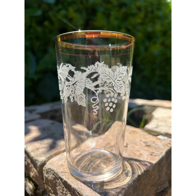 Mid-Century Modern 1950s Set of Six Mid Century Modern Bartlett Collins Highball Glasses- Beautifully Designed Grapevines Around Upper Half of Glasses With 24k Gold Trim For Sale - Image 3 of 11