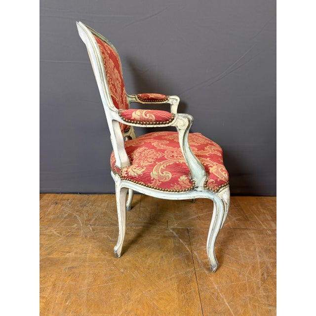 Louis XV Style Cabriolet Chairs in Polychrome Beechwood, 1890s, Set of 2 For Sale - Image 5 of 6