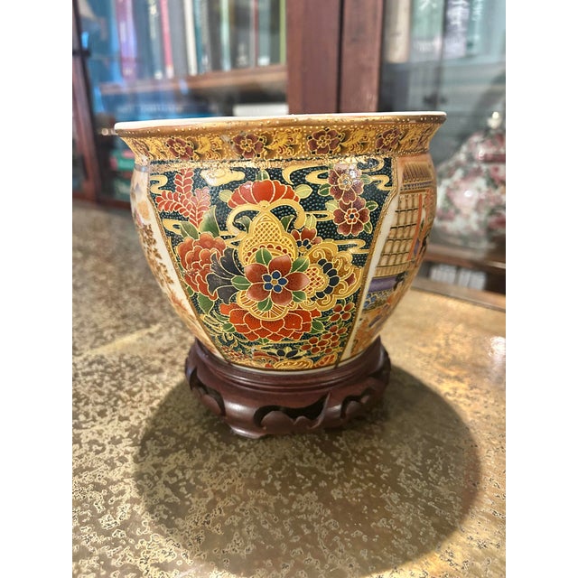 Vintage Japanese Satsuma Style Hand-Painted Porcelain Jardinière Cachepot With Wood Ming Style Stand For Sale - Image 4 of 12
