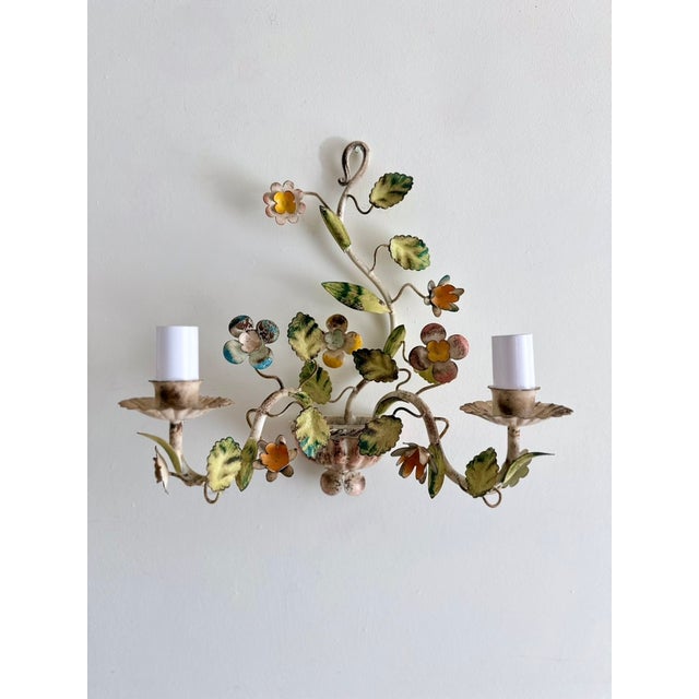 Vintage Florentine Style 2-Light Floral Tole Wall Sconces in Hand-Painted Polychrome Metal, 1960s, Set of 2 For Sale - Image 14 of 18