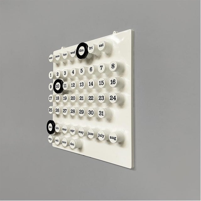 Postmodern Italian Wall Perpetual Calendar by Della Beffa for Ring a Date, 2000s For Sale - Image 3 of 11