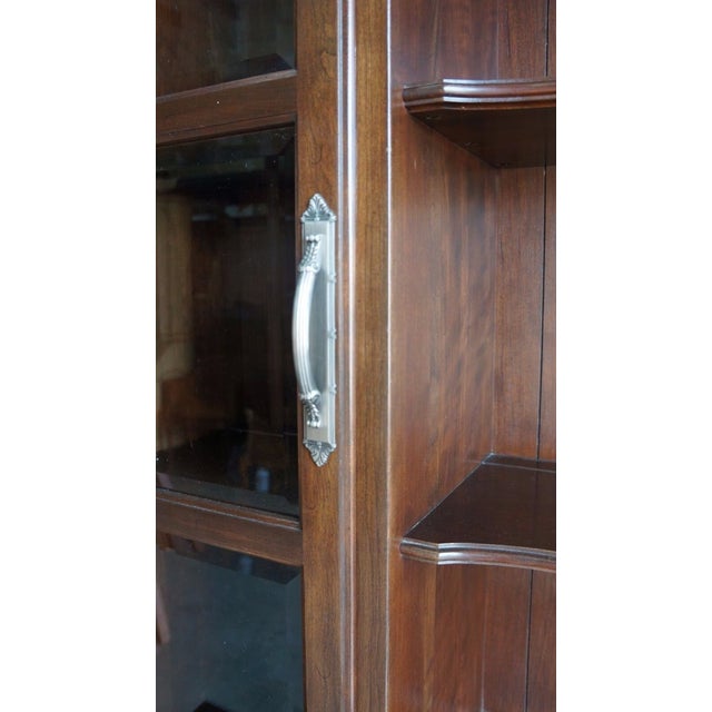 Ethan Allen Ethan Allen Georgian Court China Hutch For Sale - Image 4 of 7