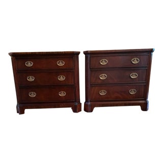 Pair of Henkel Harris Mahogany Nightstands- For Sale