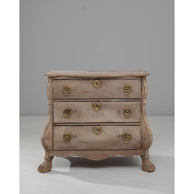 French Provincial 1820s Dutch Oak Bombe Chest Of Drawers For Sale - Image 3 of 18