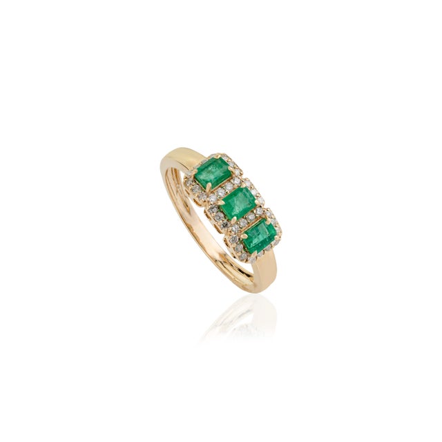 14k Yellow Gold Modern Classic Emerald Diamond Three Stone Ring Size 4 For Sale - Image 4 of 16