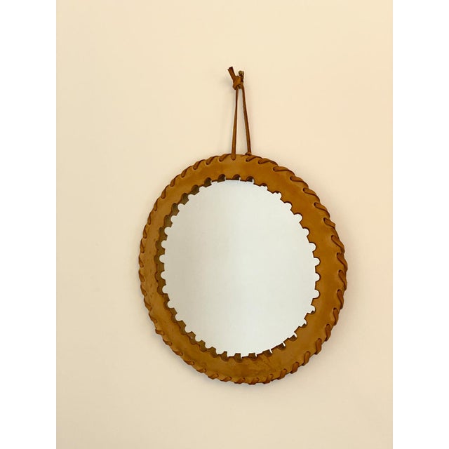 Vintage Round Mirror in Saddle Leather, 1960s For Sale - Image 3 of 4