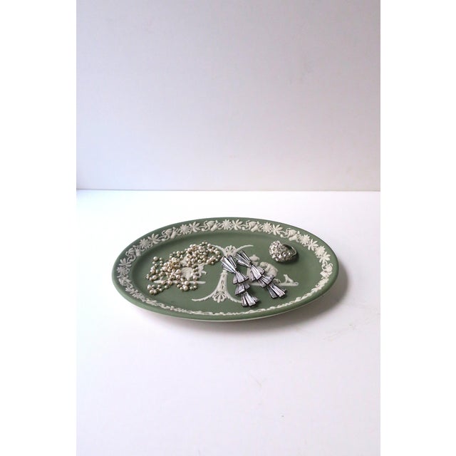 Wedgwood Jasperware Dish or Tray, Neoclassical Style, 20th Century, England For Sale In New York - Image 6 of 10