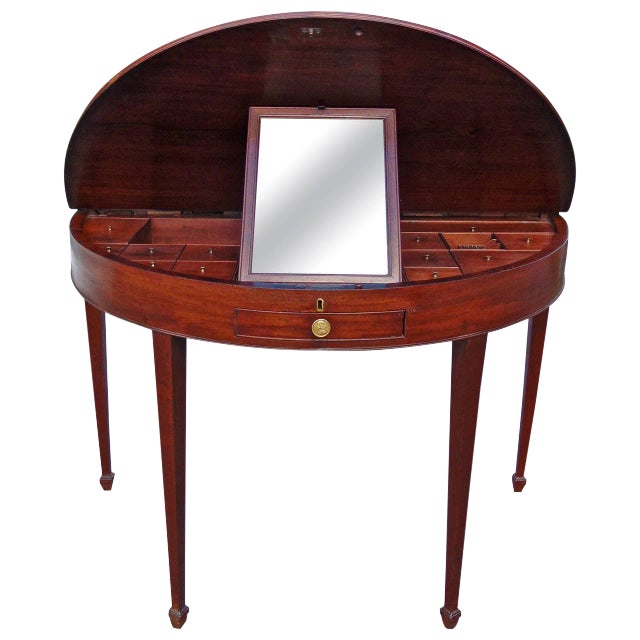 18th Century George III Hepplewhite Mahogany Dressing Table For Sale