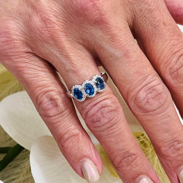 2010s Natural Sapphire Diamond Ring 7 14k W Gold 1.67 TCW Certified For Sale - Image 5 of 12