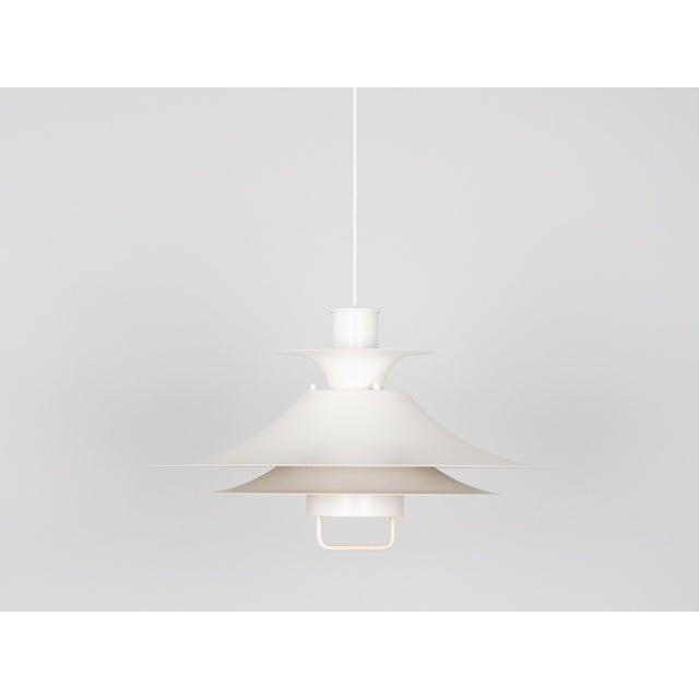 The iconic Kina lamp, designed in 1946 by Bent Karlby, is manufactured by Lyfa, Denmark. Dimensions: Diameter: 16cm...