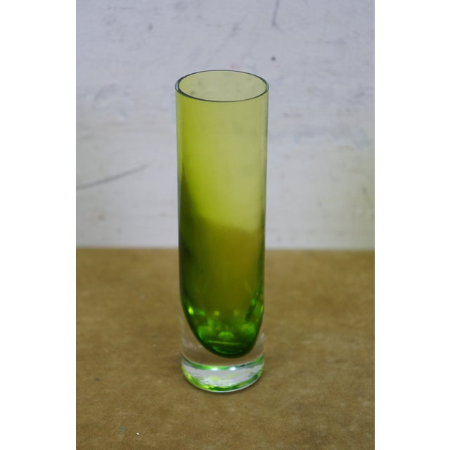 6 Chinese Emerald Green Blown Glass Graduated Tubular Torpedo Bud Vases 4" to 8" For Sale - Image 4 of 13