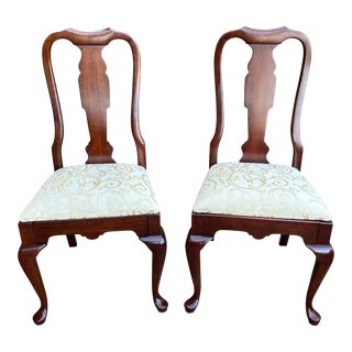 Late 20th Century Pennsylvania House Queen Anne Solid Cherry Side Dining Chairs - a Pair For Sale