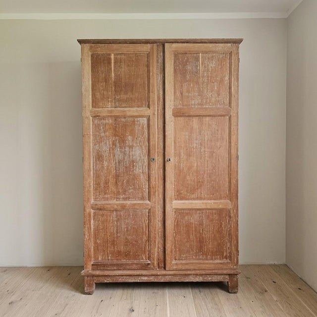 Mid-Century Modern French Reconstruction Oak Wardrobe in the style of René Gabriel, 1950s For Sale - Image 4 of 4