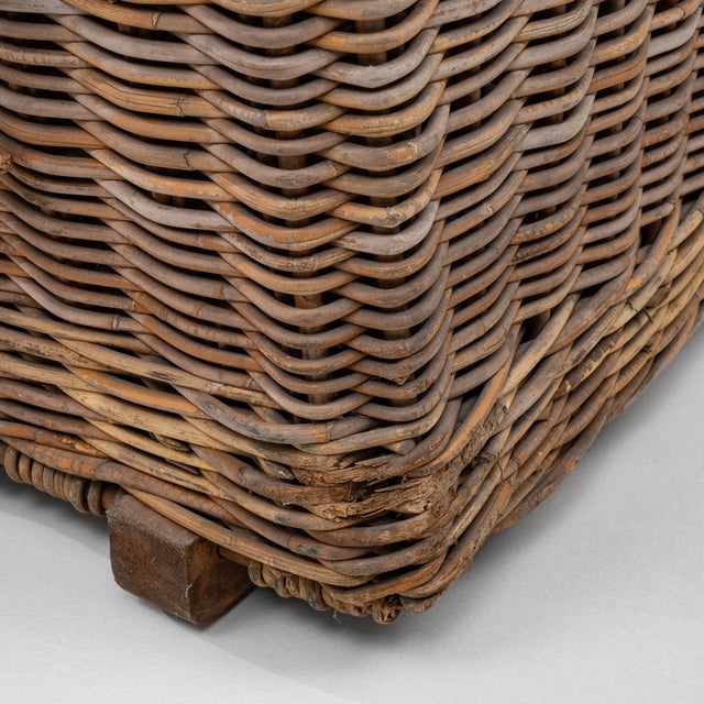 Mid 20th Century French Wicker Trunk For Sale - Image 14 of 18