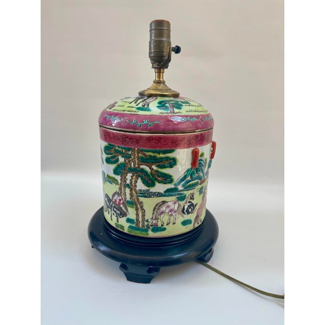 Mid 20th Century Chinese Porcelain Ginger Jar Rose Medallion Style Horses Table Lamp For Sale - Image 5 of 7