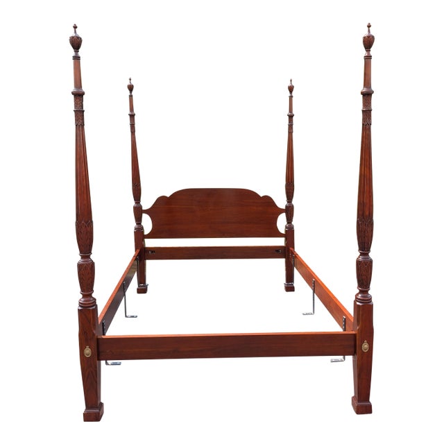 Vintage Statton Furniture Georgian Style Rice Carved Mahogany Queen Size Poster Bedframe For Sale