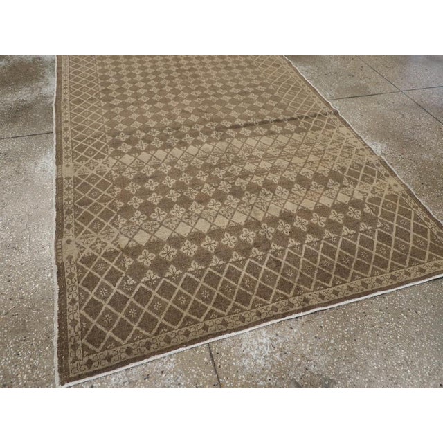 Mid 20th Century Galerie Shabab Collection Mid-20th Century Turkish Sivas Accent Rug For Sale - Image 5 of 7