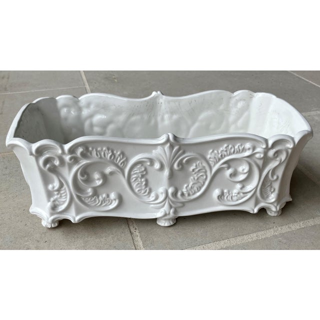 Circa 1980 Neoclassical Mottahedah-Style Terraglia Bianca (Creamware) “Flower Box" Cachepot or Jardinière, Italy For Sale - Image 16 of 18