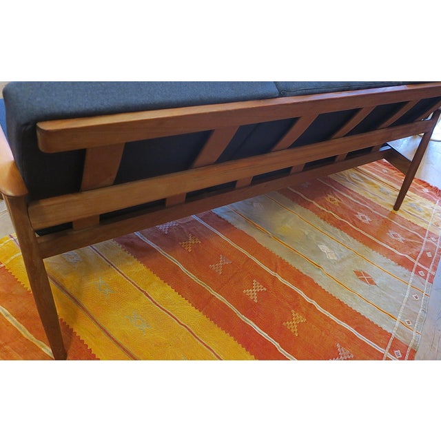 Arne Vodder FD 164 3-Seater Sofa in Teak by Arne Vodder for France and Sohn, Denmark, 1960s For Sale - Image 4 of 9