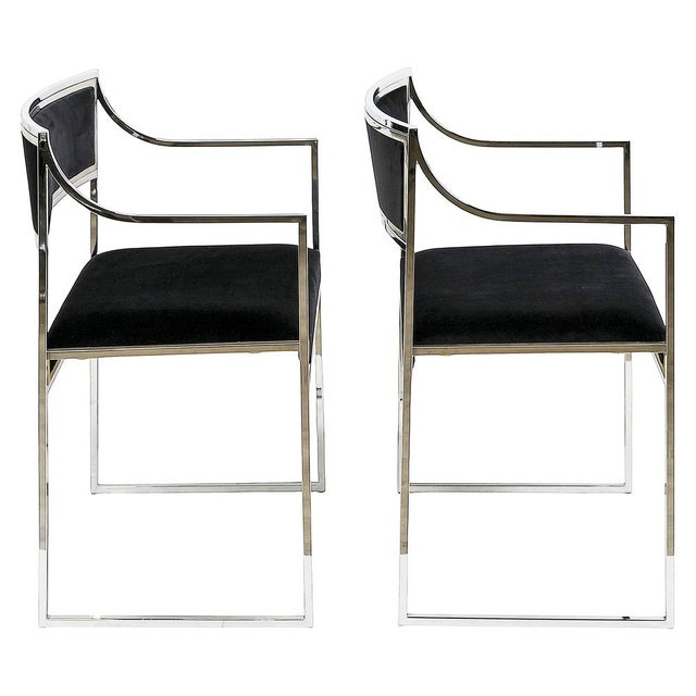 Set of 6 pcs. Mid-Century Italian chrome frame chairs from 1970's. This set consits of 6 pcs. chairs with amrests. The...