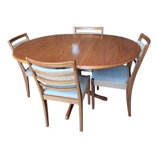 Mid-Century Modern Extending Dining Table and Chairs in Teak, 1970s, Set of 5 For Sale