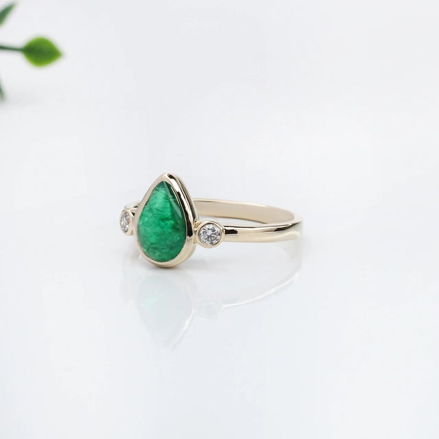 1.3ct Emerald Ring With Natural Diamond Accents: Solid 14k Gold, ,Size 6.75 For Sale In Columbus - Image 6 of 8