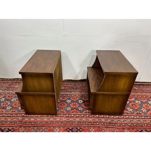 Sheffield 1960s Pair of Vintage Sheffield Furniture Mid Century Nightstands For Sale - Image 4 of 6