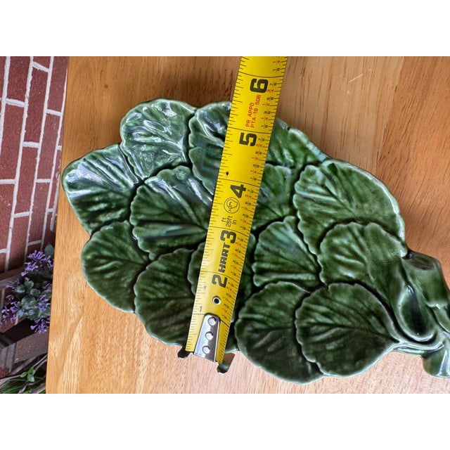 Vintage Portuguese Majolica Style Strawberry Leaf Dish by Olfaire – French Country Green Glazed Ceramic Catchall For Sale In Raleigh - Image 6 of 10