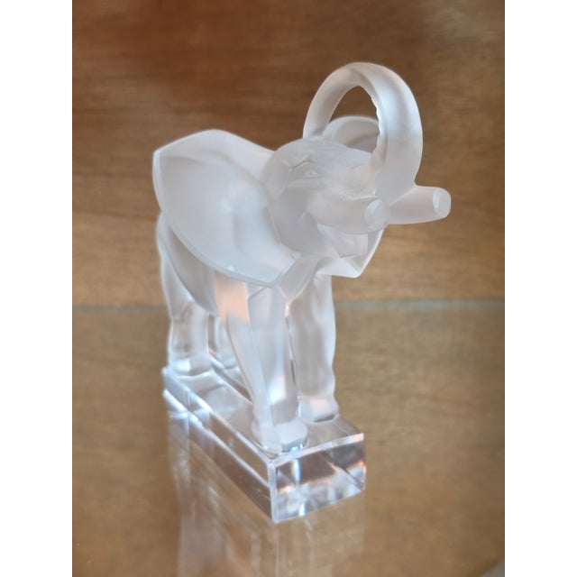 Beautiful opaque frosted crystal Lalique elephant paperweight, no scratches, scuffs or blemishes