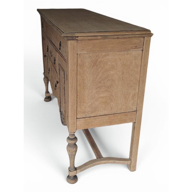 Early 1900s Tiger Oak Sideboard With Scalloped Apron and Turned Legs For Sale - Image 4 of 10
