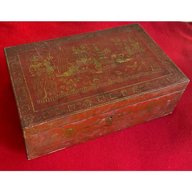 Early 19th Century Antique Early 19th Century Chinese Export Scarlet Red Lacquer & Gilt Wood Table Box For Sale - Image 5 of 9