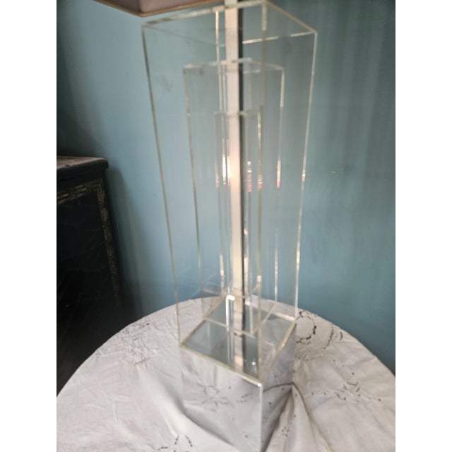 Transparent Vintage Lucite and Chrome Table Lamp For Sale - Image 8 of 12
