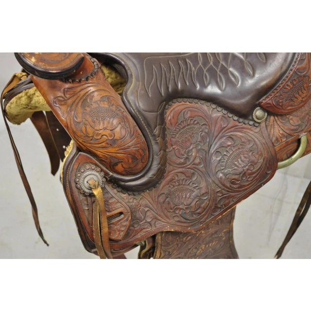 Mid 20th Century Vintage ML Leddy's Brown Tooled Leather Western Show Horse Saddle For Sale - Image 5 of 12
