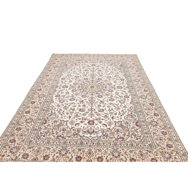 Middle Eastern Rug in Pure Wool For Sale - Image 4 of 11