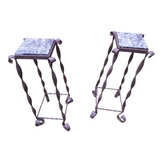 Brutalist Garden Columns in Wrought Iron and Veined Marble, Set of 2 For Sale