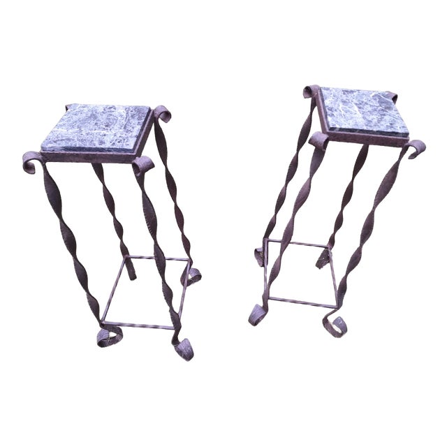 Brutalist Garden Columns in Wrought Iron and Veined Marble, Set of 2 For Sale