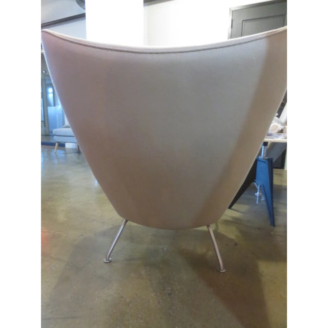 Carl Hansen Carl Hansen & Son Ch445 Wing Lounge Chair in Beige Fabric For Sale - Image 4 of 6