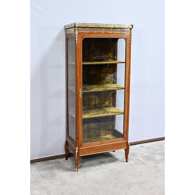 Nice showcase transition, rare by its quality manufacturing in solid cherry trees, without veneer, which will bring...