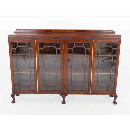 1920s Chippendale Glazed Mahogany Display Cabinet, 1920s For Sale - Image 5 of 5